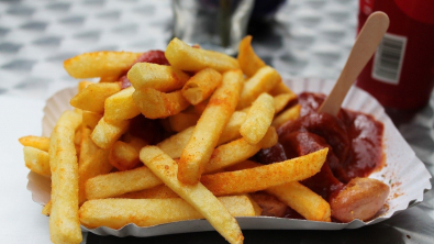 Illustration : Pénurie : les frites bientôt plus courtes et plus chères !