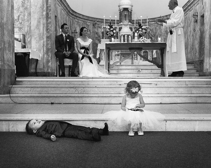 Illustration de l'article : 20 photos qui montrent que les enfants trollent vos mariages sans complexe