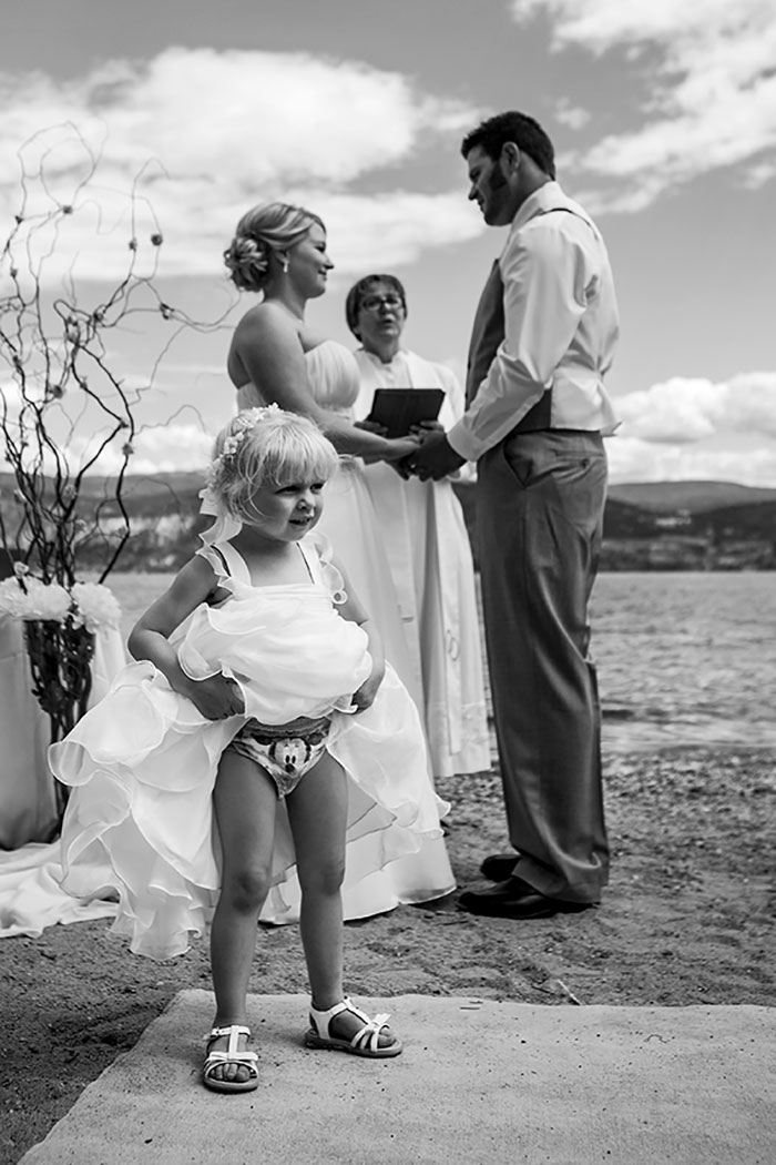 Illustration de l'article : 20 photos qui montrent que les enfants trollent vos mariages sans complexe